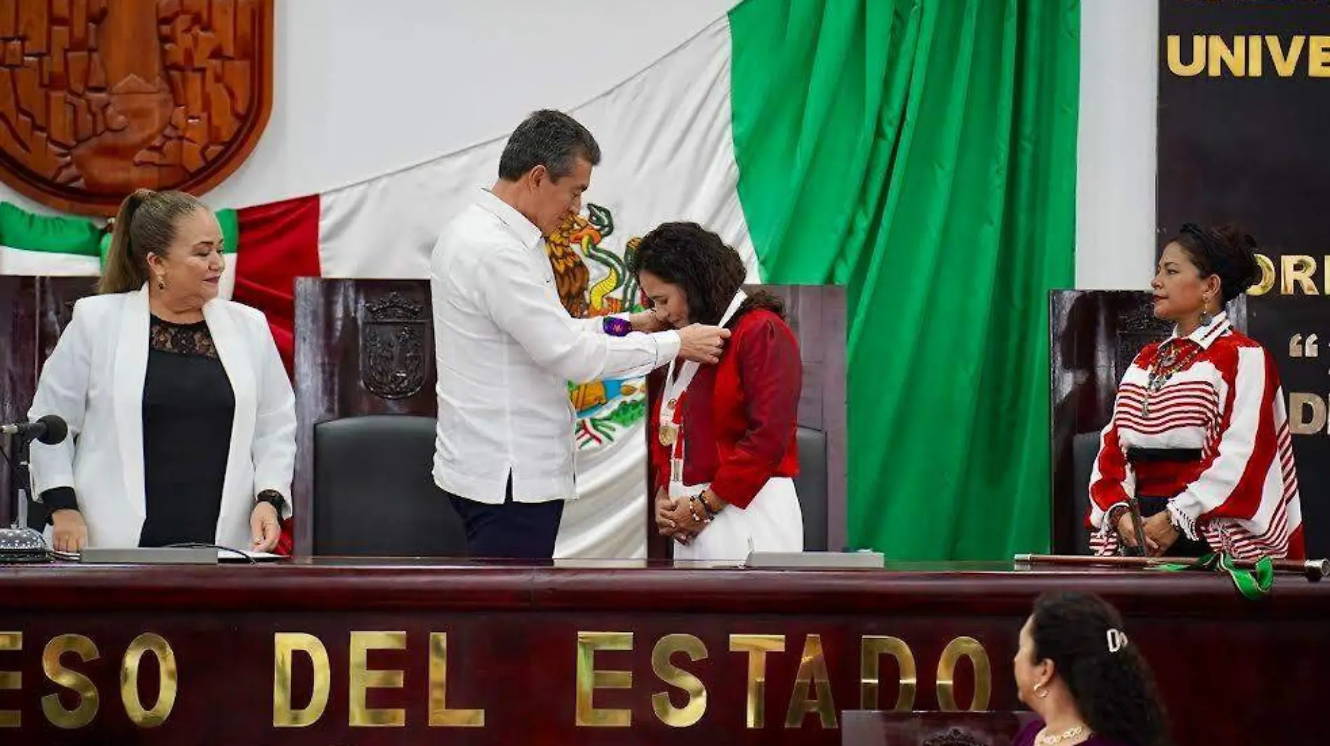 Rutilio Escandón y arqueologa